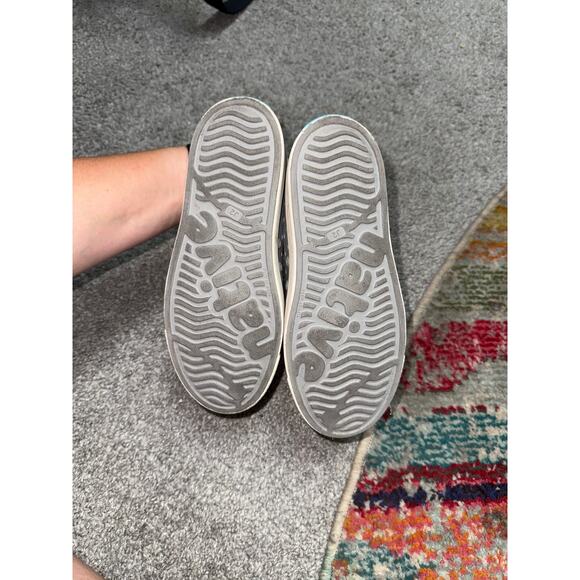 Native slip on kids shoes in gray junior size 2 - Picture 3 of 4